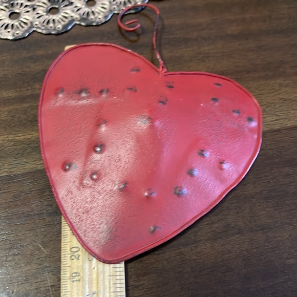 Hearts Rustic Outdoor, Tin punched design swirl hanging hook Red & Cream set/4 - Picture 7 of 16